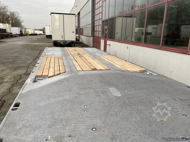 Low loader trailer Möslein T 3-P9,2 OR  3 Achs Tieflader gerader Ladefläche 9 m, Neufahrzeug