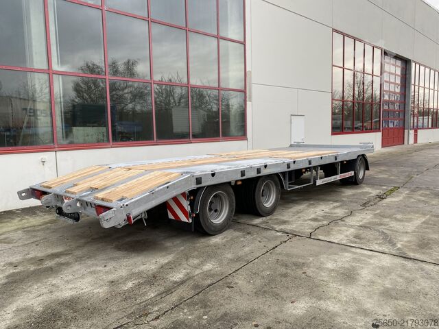 Low loader trailer Möslein T 3-8,20 P OR  3 Achs Tieflader gerader Ladefläche 8,10 m,Neufahrzeug