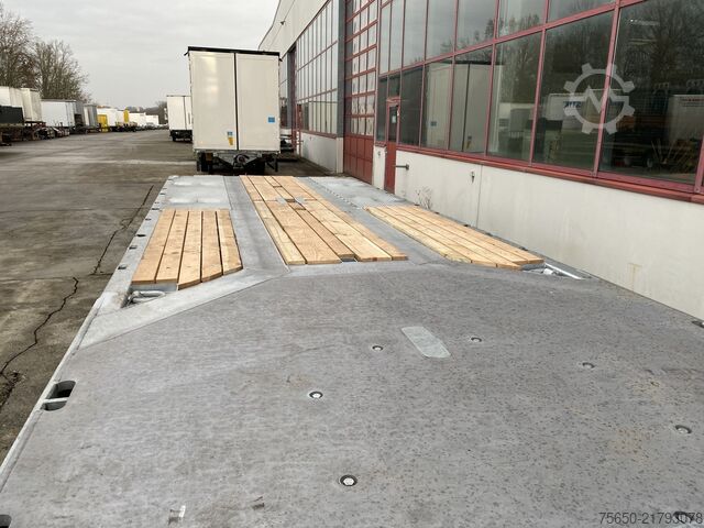 Low loader trailer Möslein T 3-8,20 P OR  3 Achs Tieflader gerader Ladefläche 8,10 m,Neufahrzeug