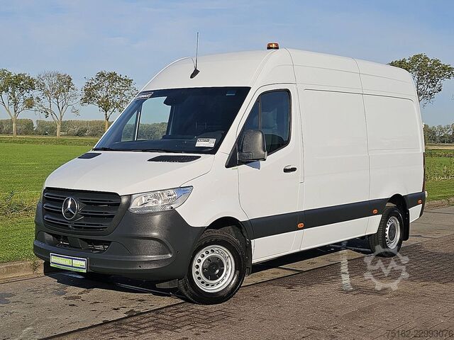 MERCEDES-BENZ SPRINTER 317 L2H2 RWD Automaat Mbux Camera 3 Zits Airco Apple Carplay Euro6 170 PK! MERCEDES-BENZ SPRINTER 317 L2H2 RWD Automaat Mbux Camera 3 Zi...