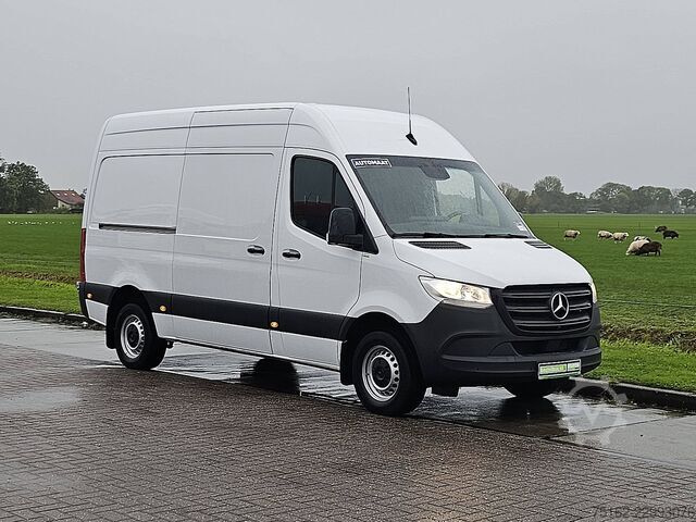 MERCEDES-BENZ SPRINTER 317 L2H2 RWD Automaat Mbux Camera 3 Zits Airco Apple Carplay Euro6 170 PK! MERCEDES-BENZ SPRINTER 317 L2H2 RWD Automaat Mbux Camera 3 Zi...