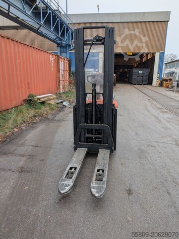 High Lift stacker BT SPE160L // 1150 mm Gabeln