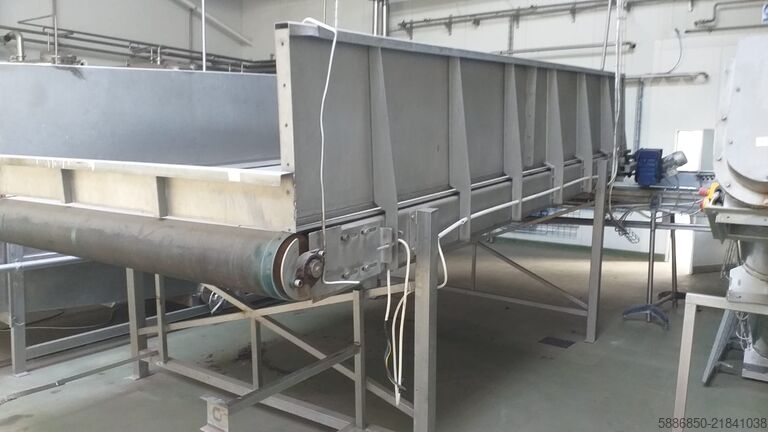 Stainless steel dosing bunker for vegetables and fruits