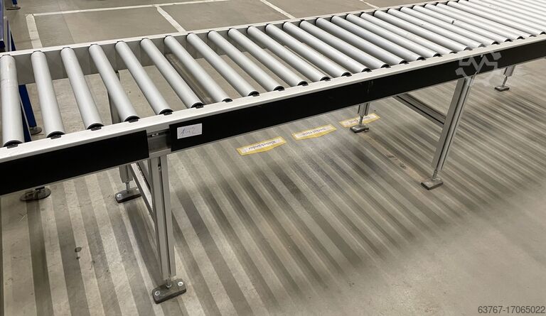 Roller conveyor  