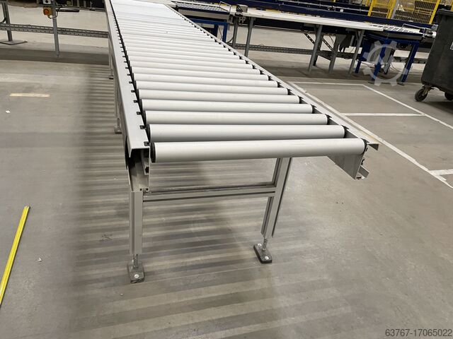 Roller conveyor  