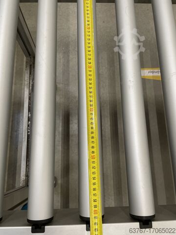 Roller conveyor  