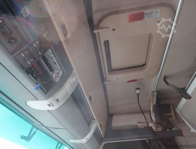 Abrollkipper MAN 26.500 TGX XXL Hyva Lift + Fassi F 130 Kran h. Hau