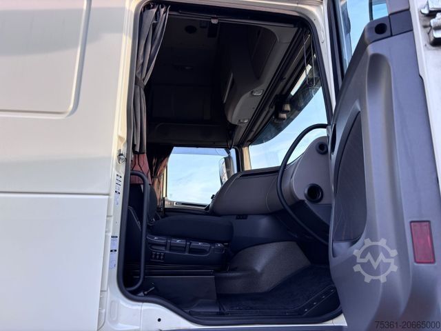 Standard tractor unit DAF XF 530 SSC Super Space Cab Prod. 2022 - RETARDER