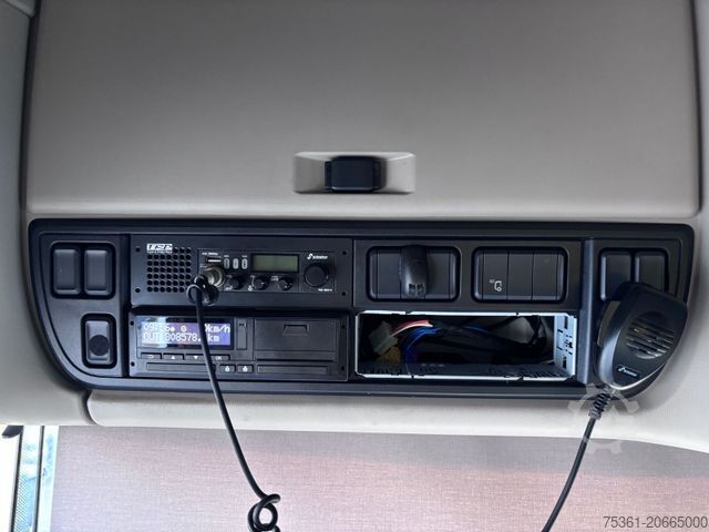 Standard tractor unit DAF XF 530 SSC Super Space Cab Prod. 2022 - RETARDER