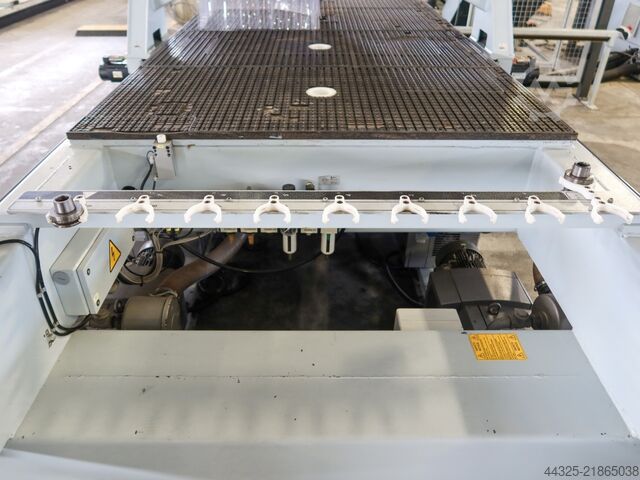 CNC Machine Centres With Flat Tables WEEKE VANTAGE 24 L