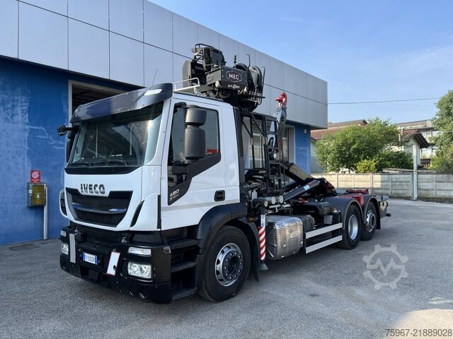 Hooklift truck with crane Iveco Stralis 480