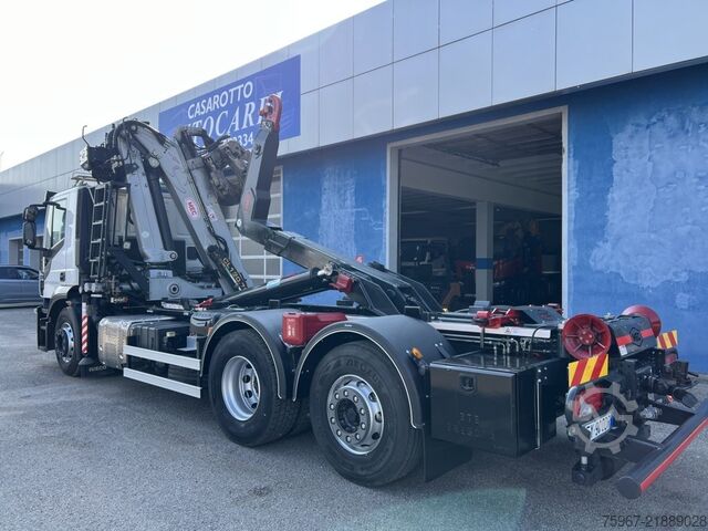 Hooklift truck with crane Iveco Stralis 480