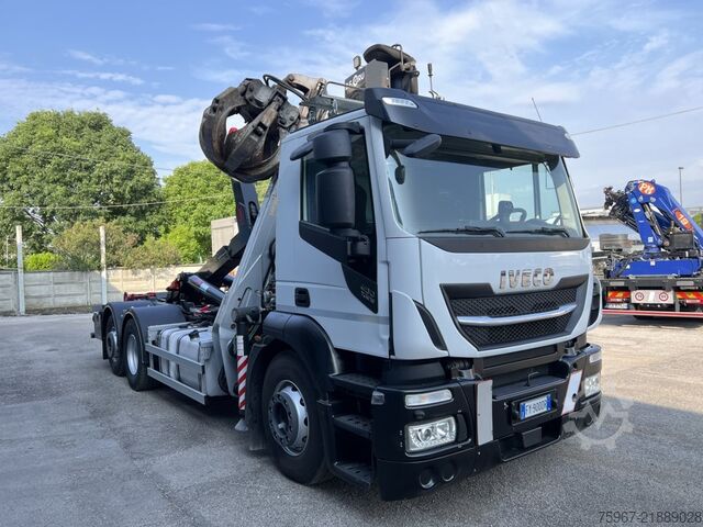 Hooklift truck with crane Iveco Stralis 480