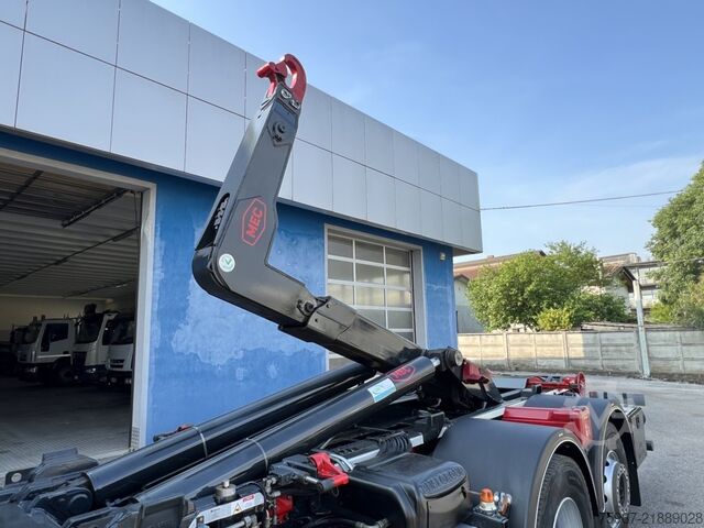Hooklift truck with crane Iveco Stralis 480