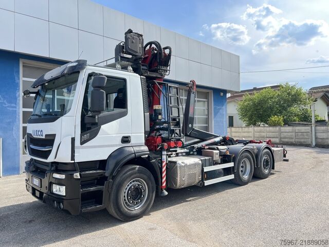 Hooklift truck with crane Iveco Stralis 480
