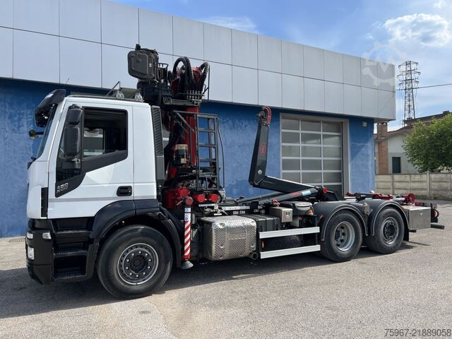Hooklift truck with crane Iveco Stralis 480