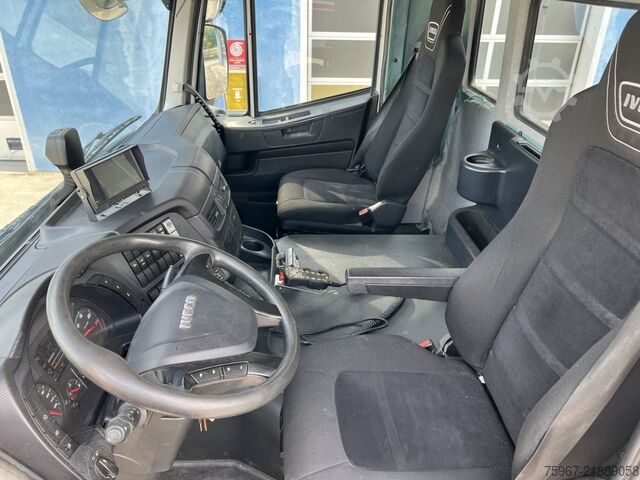 Hooklift truck with crane Iveco Stralis 480