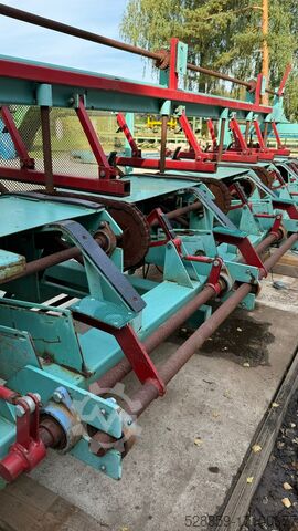 Generator outfeed table