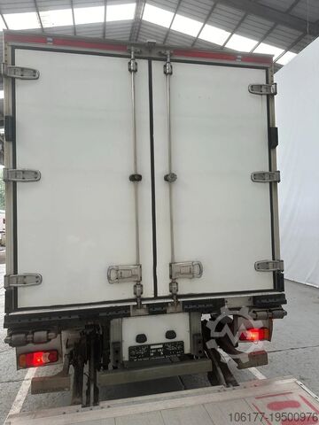 Refrigerated/frozen transport Renault D 12 220 / 264728 km