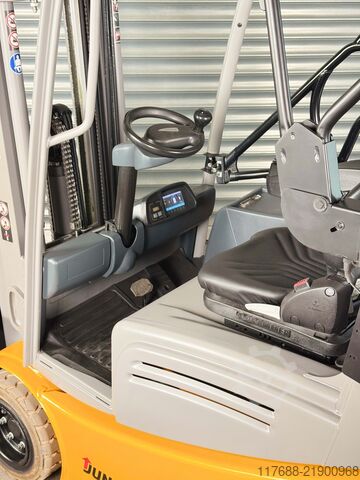 Electric 3-wheeler Jungheinrich EFG 218k - Service Neu - Batterie 88% - Triplex