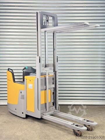 High lift truck driver Jungheinrich ERD 220 - Service Neu - Batterie 84% - Initialhub