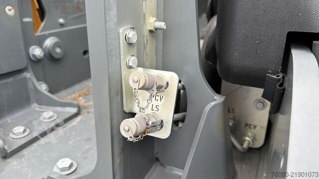 Teleskoplader Liebherr T42-7S (INCL BUCKET / BE MACHINE / LIKE NEW / 7...