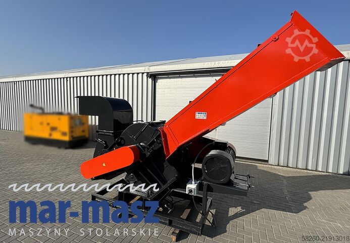 Drum chipper/shredder with 4 knives