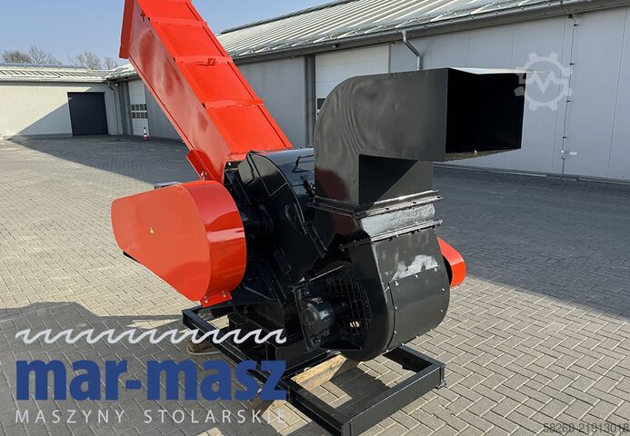 Drum chipper/shredder with 4 knives  