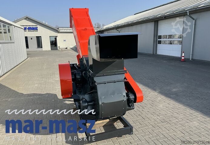 Drum chipper/shredder with 4 knives  