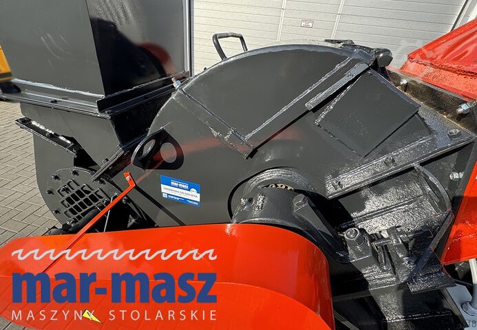 Drum chipper/shredder with 4 knives