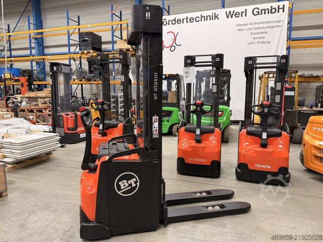 High Lift stacker BT Hochhubwagen