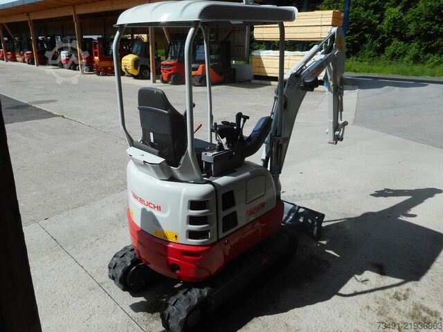 Mini excavator Takeuchi TB 217R ( 1.680kg )