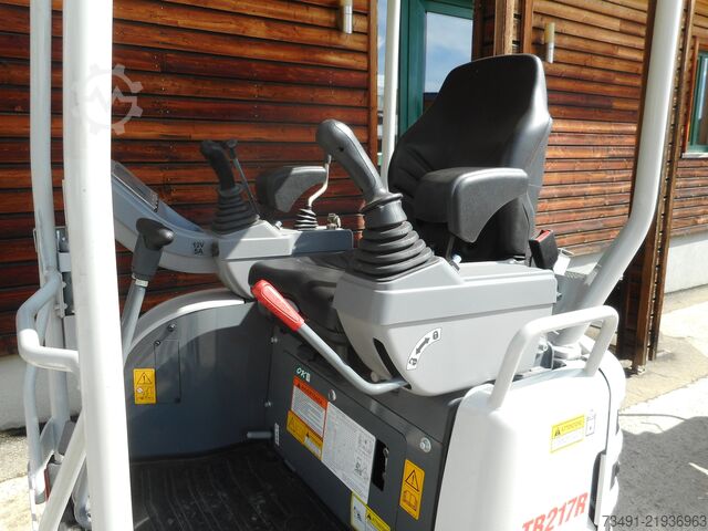 Mini excavator Takeuchi TB 217R ( 1.680kg )