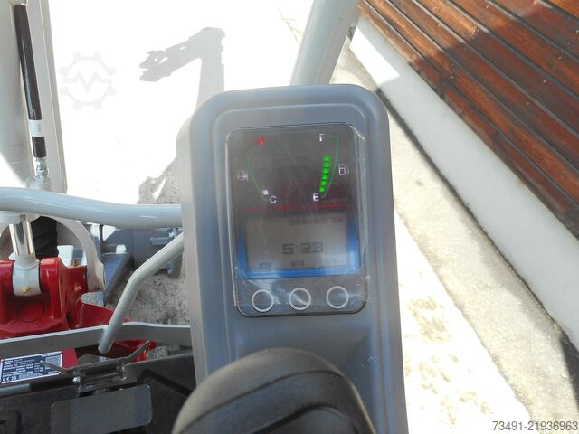 Mini excavator Takeuchi TB 217R ( 1.680kg )