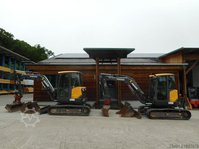 Mini excavator Volvo ECR50D mit POWERTILT