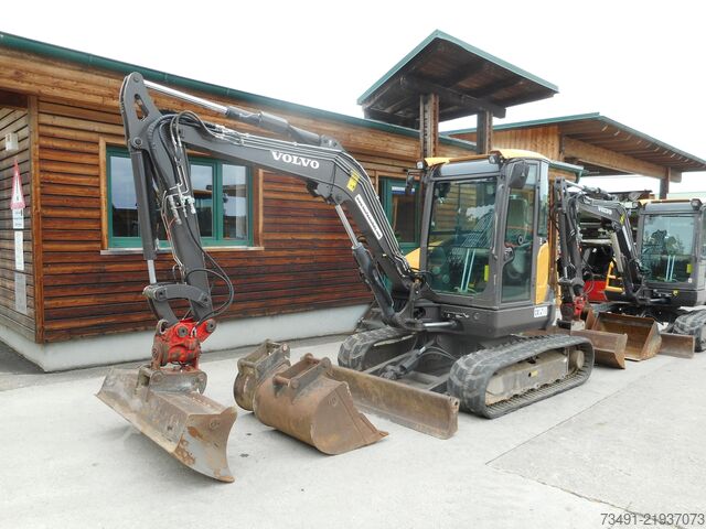 Mini excavator Volvo ECR50D mit POWERTILT