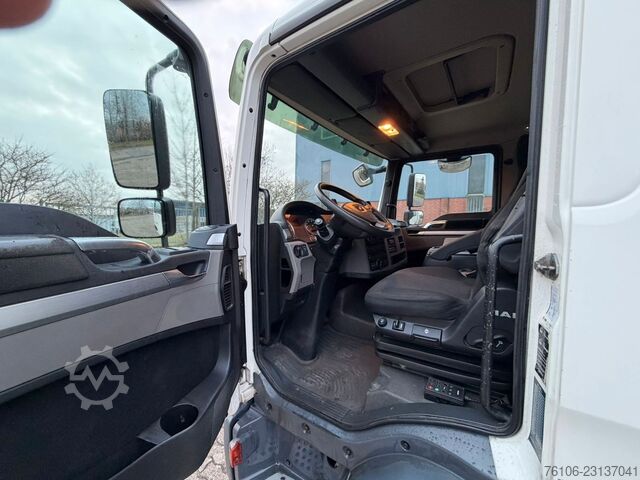 Box van MAN TGL 8.190  Isolier Koffer mit Ladebordwand