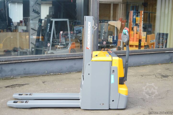 Hochhubwagen Jungheinrich EJD 222