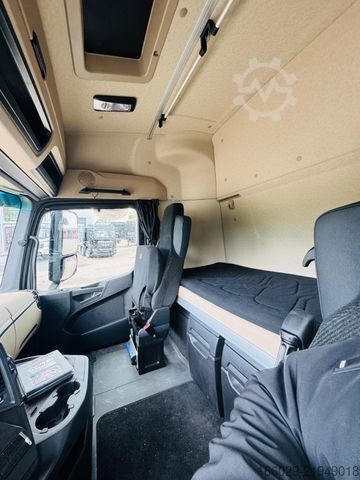 LKW mit Pritsche (offen) MERCEDES-BENZ Actros 2548 mit F545RA.2.28 Container, Sofort