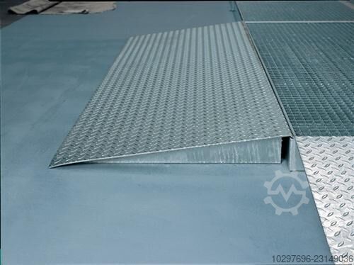 Drive-on ramp STA, galvanized, with flat trays - 1 piece  