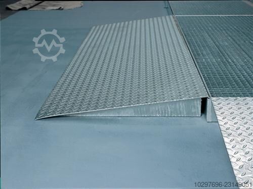 Drive-on ramp STA, galvanized, with flat trays - 1 piece  