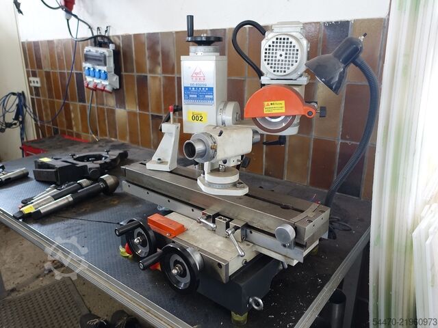 Universal tool grinding machine GD 6025Q