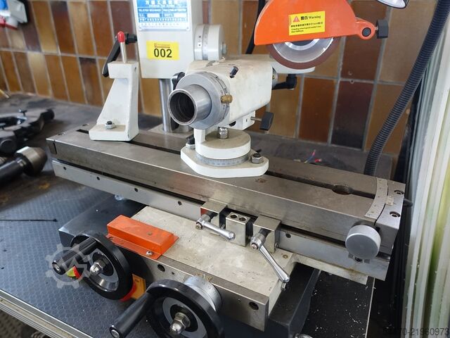 Universal tool grinding machine GD 6025Q