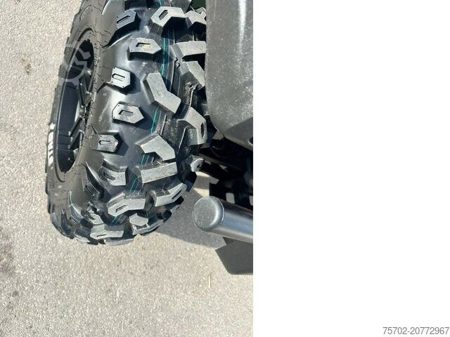 Yard tractor John-Deere Gator XUV 855D