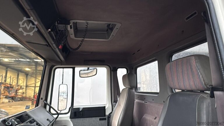 Kipper mit Kran Volvo FL 6-18 (MANUAL PUMP / CRANE HIAB 090 / STEEL S...