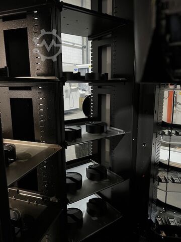5-axis universal machining center MIKRON HPM 450U +SYSTEM 3R WORKPARTNER