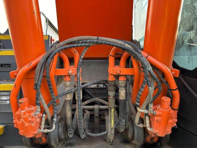Raupenbagger Hitachi ZX 350 LC-6 (Comes with 2 Buckets)