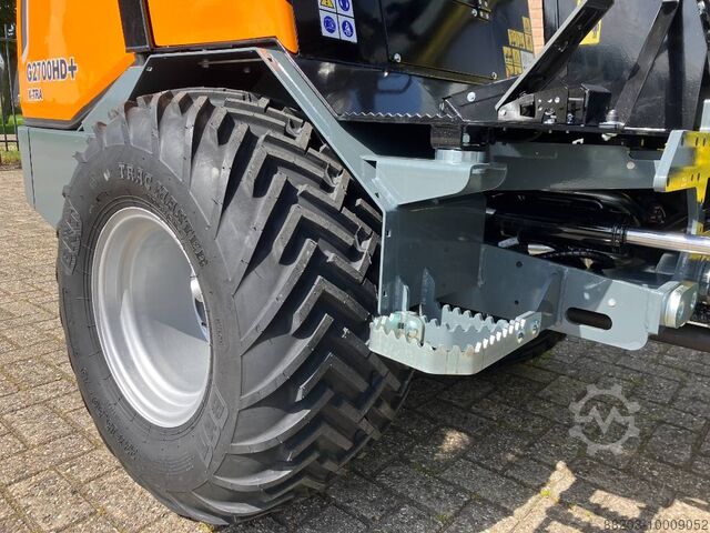 Wheel loader GiANT G 2700 X-tra HD +