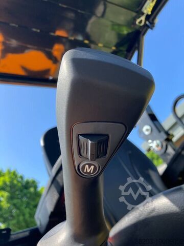 Wheel loader GiANT G 2700 X-tra HD +