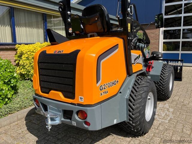 Wheel loader GiANT G 2700 X-tra HD +